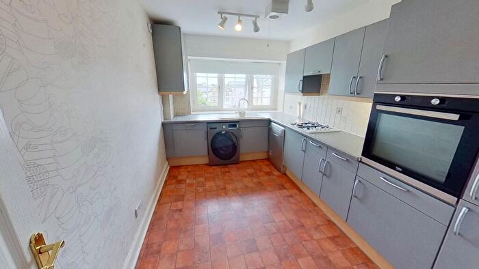 2 Bedroom Flat To Rent In New Cut Rigg, Edinburgh, EH6