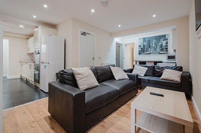 7 Bedroom Terraced House To Rent In Redshaw Close, Manchester, M14