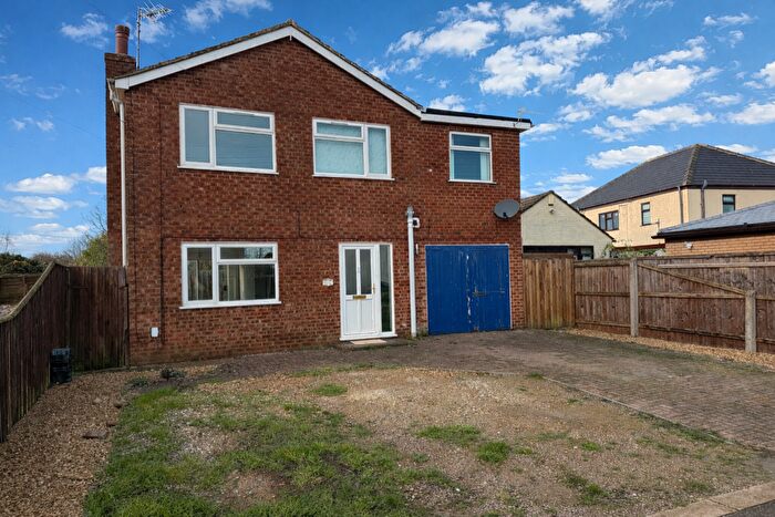 4 Bedroom Detached House For Sale In Cranmore Lane, Holbeach, PE12