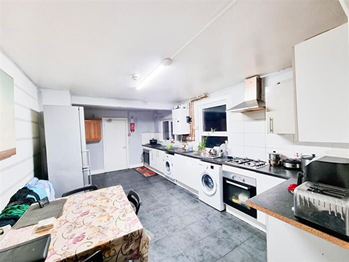 6 Bedroom Property To Rent In Cameron Road, Croydon, CR0