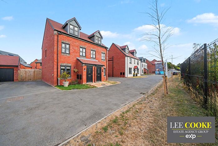 3 Bedroom Town House For Sale In Chilton Drive, Lawley Bank, Telford, TF4
