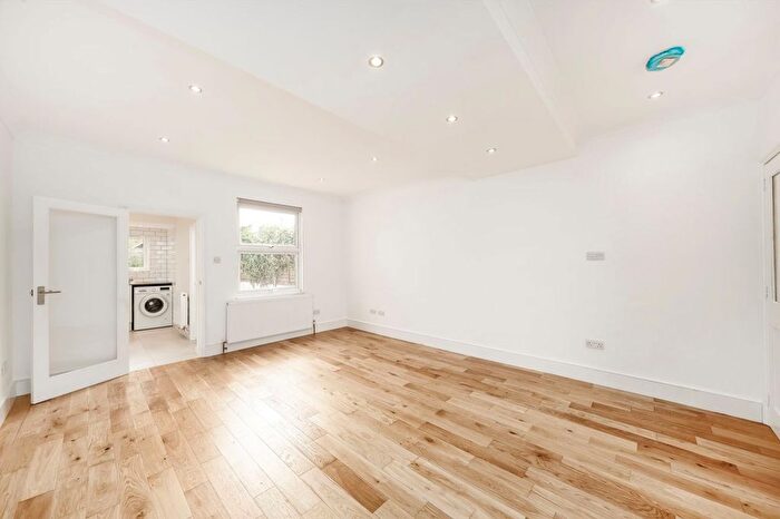 2 Bedroom Property To Rent In Pymmes Road, London, N13