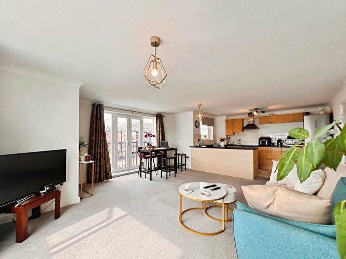 2 Bedroom Flat To Rent In Argent Street, Grays, RM17