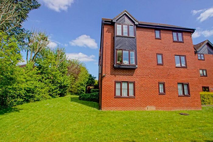 2 Bedroom Flat To Rent In Tempsford, Welwyn Garden City, AL7