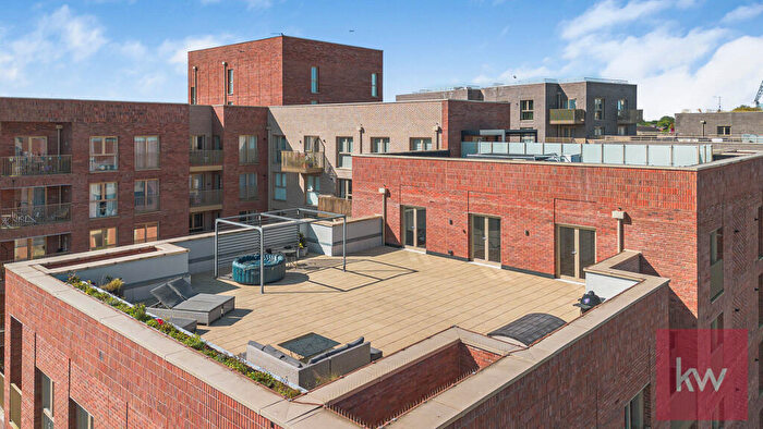 2 Bedroom Apartment For Sale In St. Ives Road, Maidenhead, Berkshire, SL6