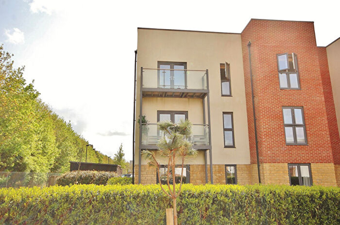 2 Bedroom Apartment For Sale In Oat Court, Witney, OX29