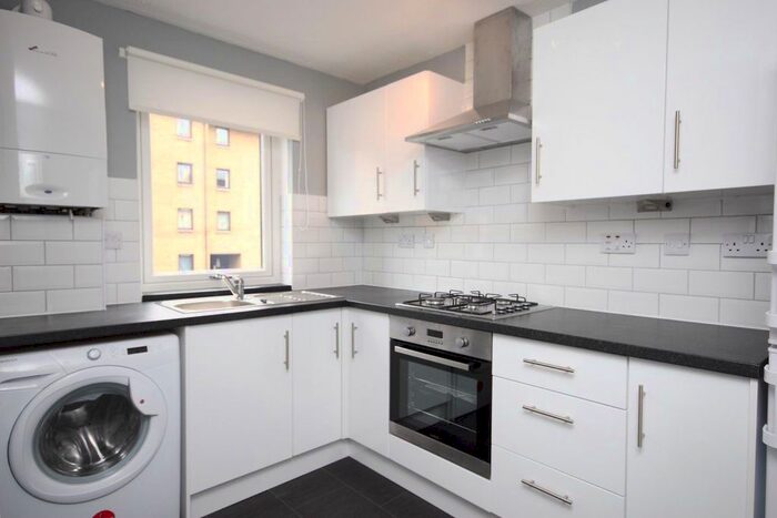 2 Bedroom Flat To Rent In Boat Green, Edinburgh, EH3