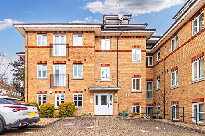 2 Bedroom Flat To Rent In Smeathman Court, Heath Lane, HP1