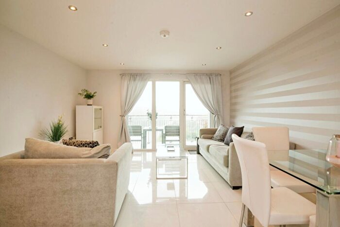 2 Bedroom Apartment To Rent In Roma, Victoria Wharf, Cardiff Bay, CF11