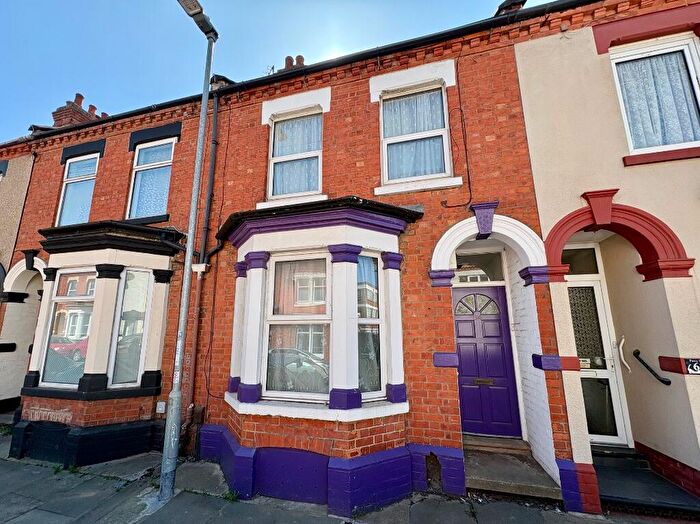 4 Bedroom Terraced House For Sale In Perry Street, Abington, NN1
