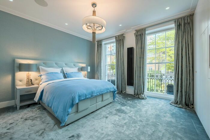 1 Bedroom Flat To Rent In Trevor Square, London, SW7