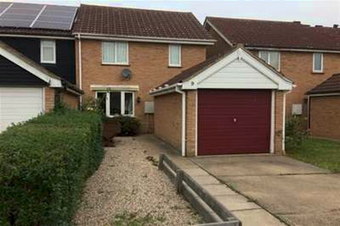 3 Bedroom End Of Terrace House To Rent In Laindon West, Basildon, SS15