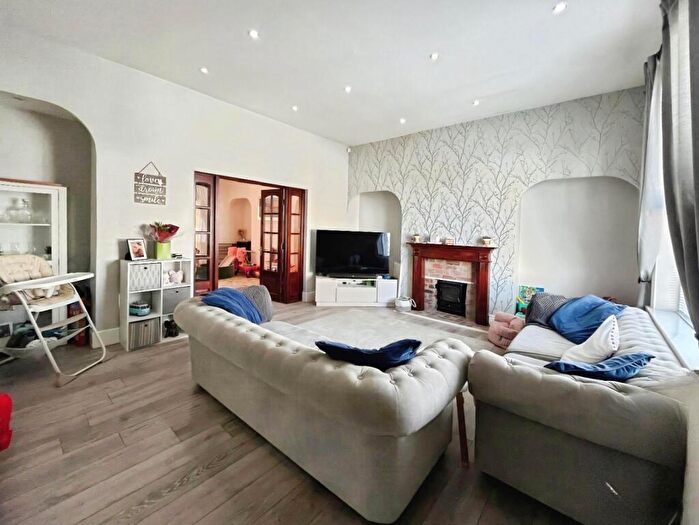 4 Bedroom Semi Detached House For Sale In Victoria Road West, Hebburn, Tyne And Wear, NE31