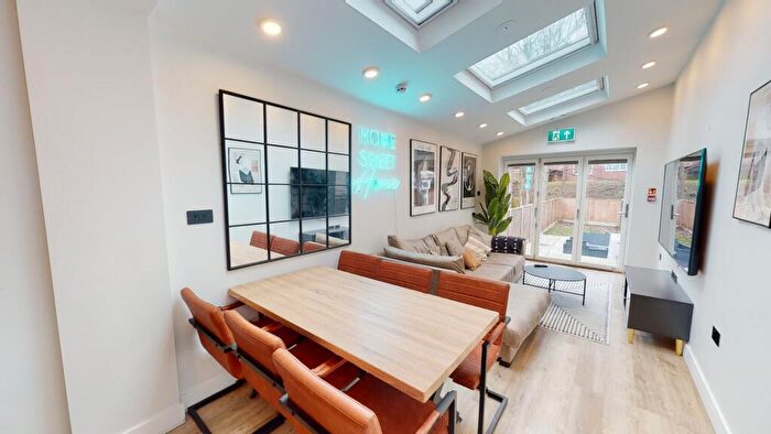 3 Bedroom House To Rent In Dawlish Road, B29