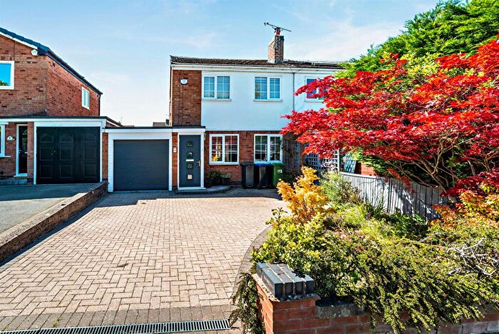 3 Bedroom Semi Detached House For Sale In Caesar Road, Kenilworth, CV8