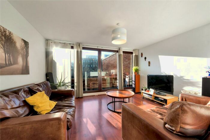 2 Bedroom Apartment To Rent In Old Street, London, EC1V