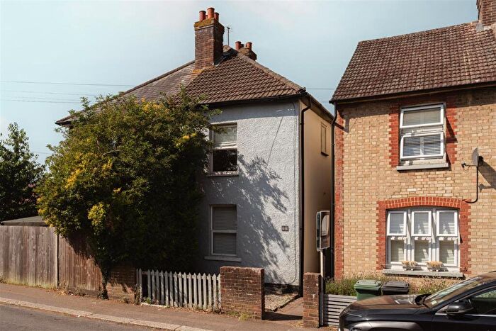 2 Bedroom House For Sale In Priory Road, Reigate, RH2
