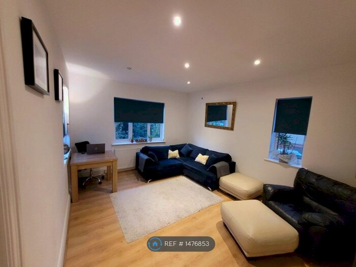 1 Bedroom Flat To Rent In Rickmansworth Road, Watford, WD18