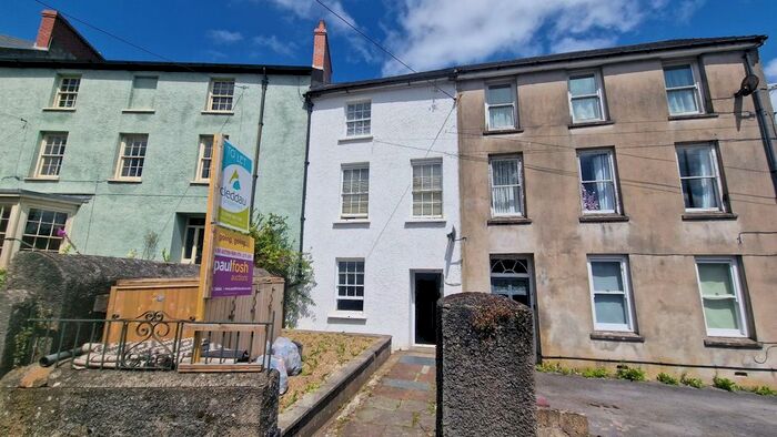 1 Bedroom Flat For Sale In City Road, Haverfordwest, SA61