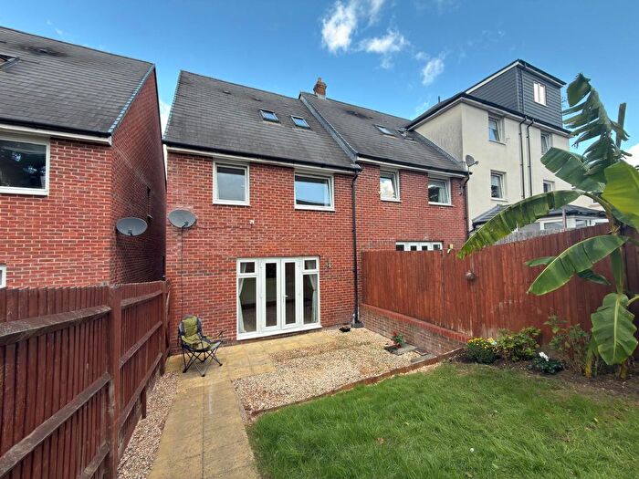 4 Bedroom Semi Detached House To Rent In Colby Street, Southampton, SO16