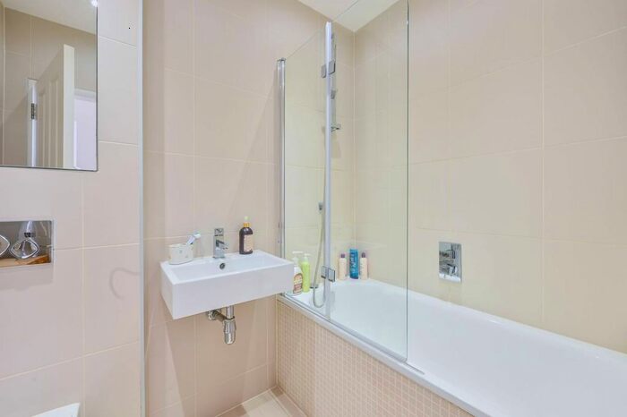 1 Bedroom Flat To Rent In Holland Road, Holland Park, London, W14