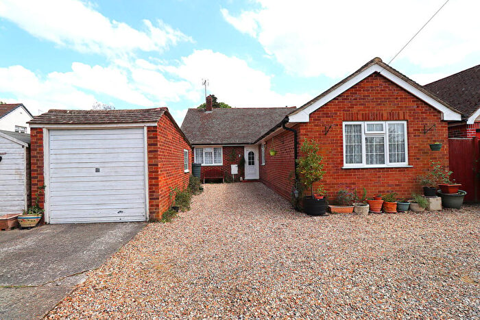 4 Bedroom Detached Bungalow For Sale In Canterbury Road, Farnborough, GU14