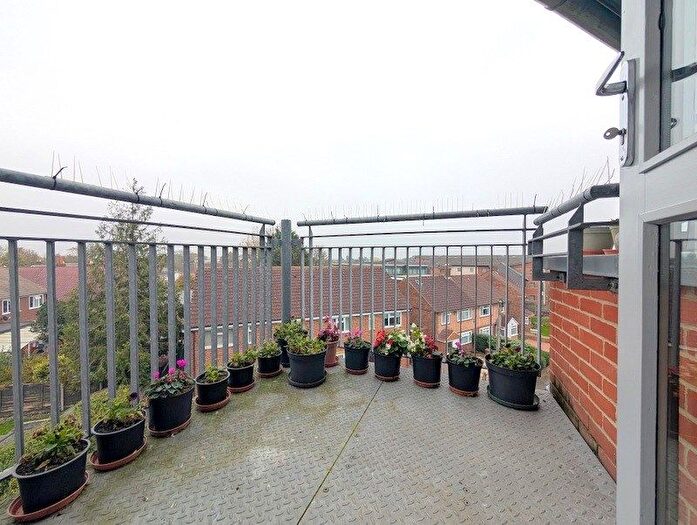 1 Bedroom Flat For Sale In New Road, Bedfont, Feltham, TW14