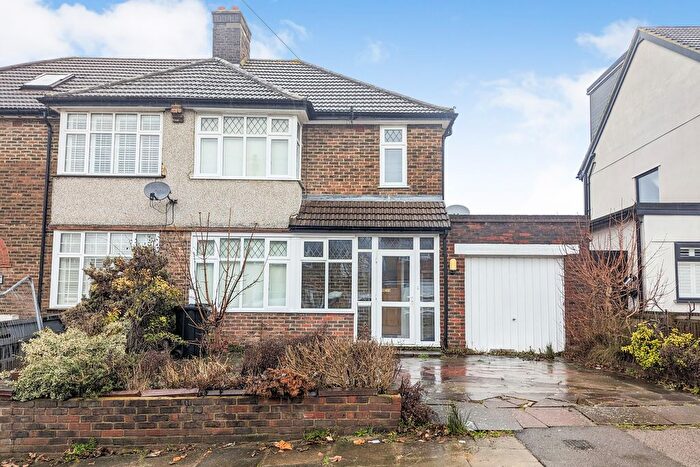3 Bedroom Semi Detached House For Sale In Sedgeway, London, SE6
