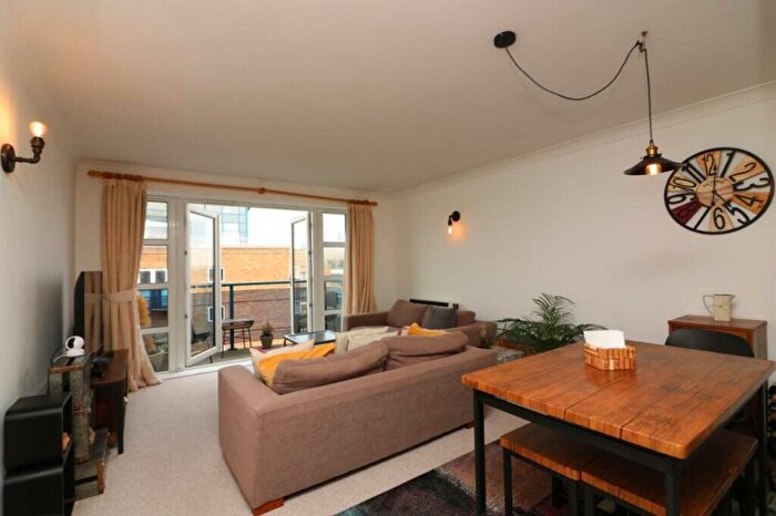 2 Bedroom Flat To Rent In Jardine Road, Wapping, E1W
