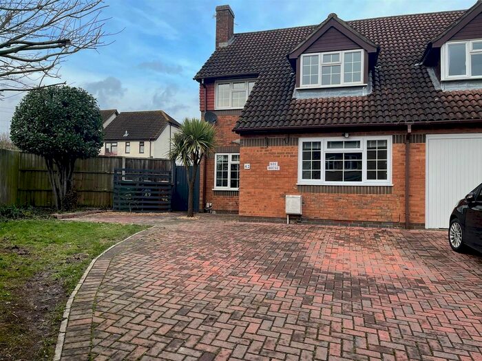 3 Bedroom Semi-Detached House To Rent In Swallowfields, Andover, SP10