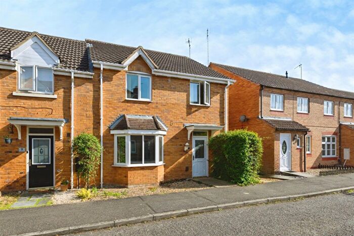 4 Bedroom Semi-Detached House For Sale In Hempsted Road, Hampton Vale, Peterborough, PE7