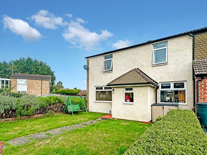 3 Bedroom End Of Terrace House For Sale In Patterdale Walk, Northampton, NN3