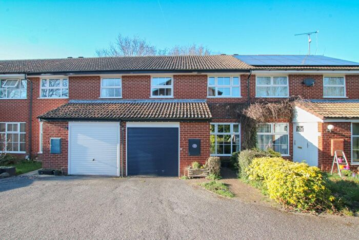 3 Bedroom Terraced House For Sale In Lime Close, Wokingham, RG41