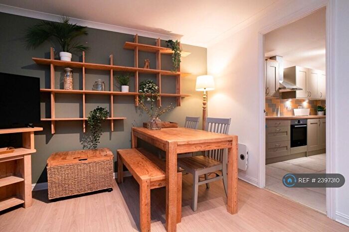 2 Bedroom Flat To Rent In Piershill Terrace, Edinburgh, EH8