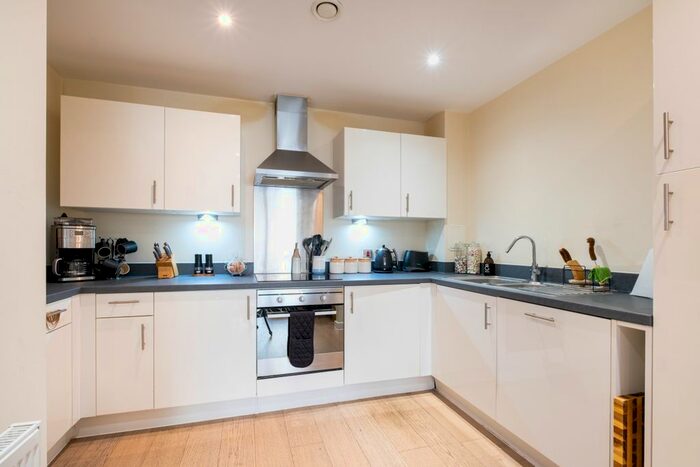 1 Bedroom Flat To Rent In Singer Mews, London, SW4