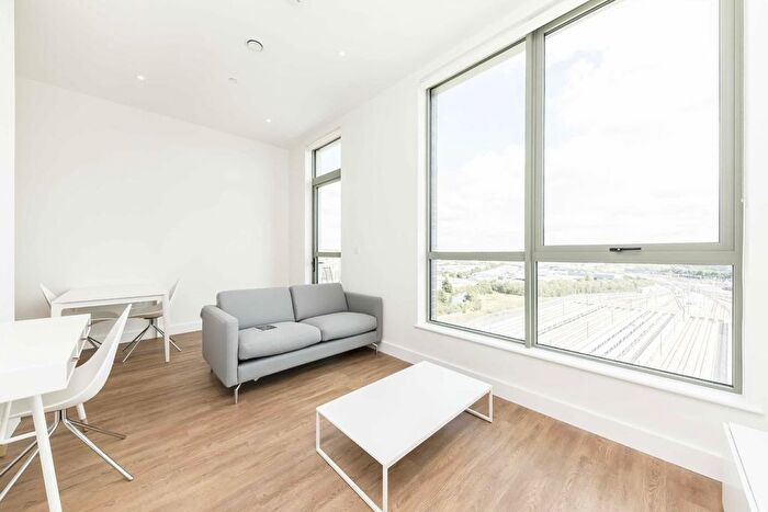 1 Bedroom Flat To Rent In Green Street, London, NW10