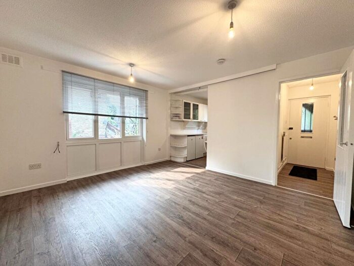 1 Bedroom Flat To Rent In Bredgar Road, Archway, N19