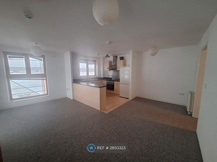3 Bedroom Flat To Rent In Anvil St, Bristol, BS2
