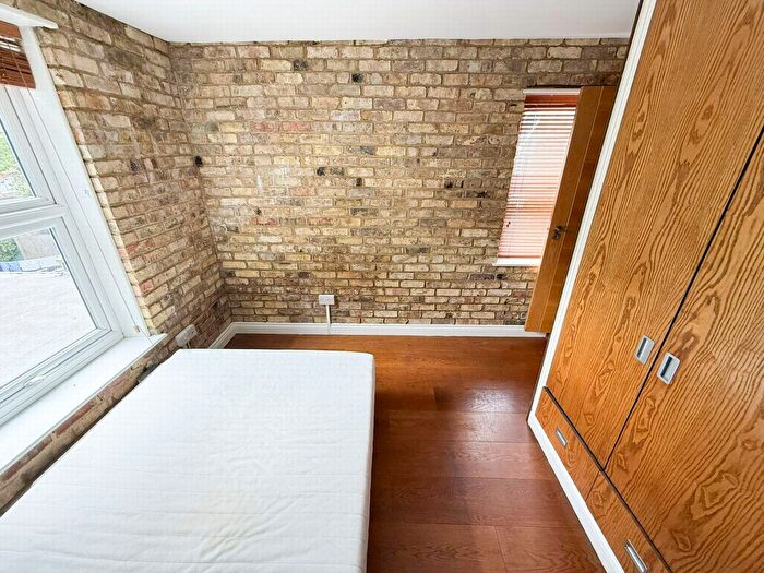 2 Bedroom Flat To Rent In Hermitage Road, London, N4