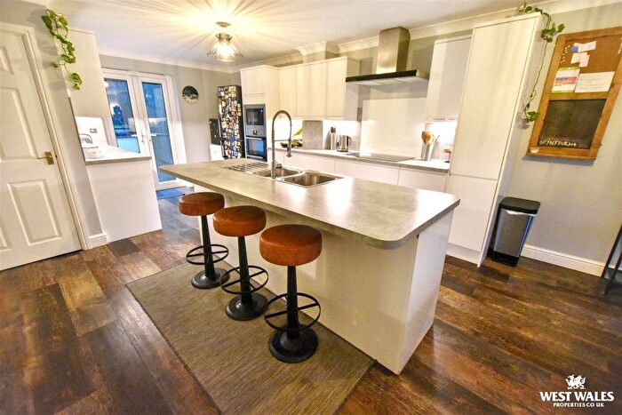 4 Bedroom Town House For Sale In Kensington Gardens, Haverfordwest, SA61