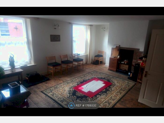 2 Bedroom Terraced House To Rent In Angel Hill, Tiverton, EX16