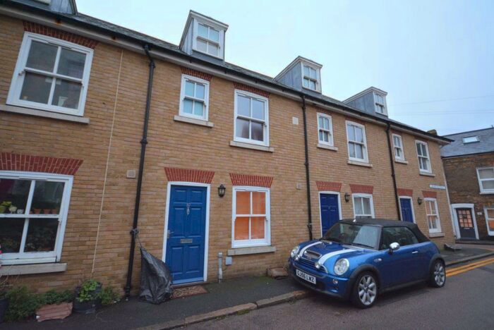 3 Bedroom House To Rent In Irchester Street, Ramsgate, CT11