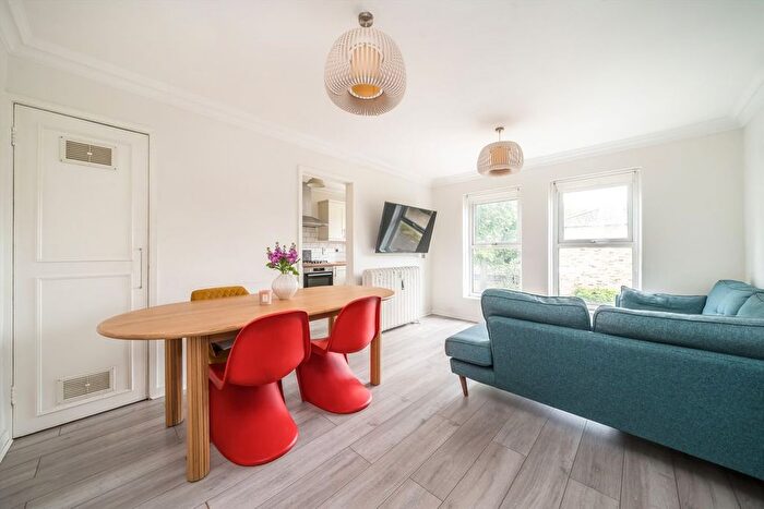 1 Bedroom Flat For Sale In Cubitt Terrace, Clapham, SW4