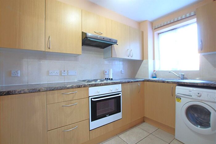 1 Bedroom Flat To Rent In Tudor Place, London Road, Hounslow, TW3