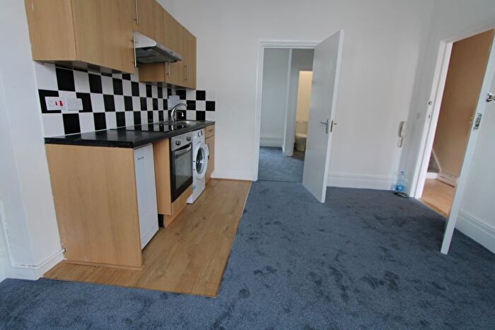 1 Bedroom Flat To Rent In Whitehall Road, Thornton Heath, CR7