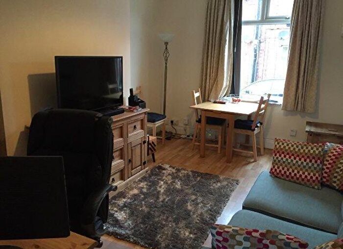 3 Bedroom House To Rent In Bridge Street, Darton, S75