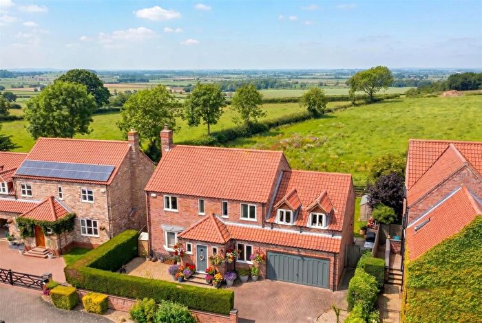 5 Bedroom Detached House For Sale In Kings Hill, Caythorpe, Grantham, NG32