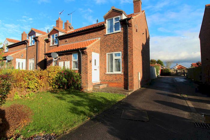 2 Bedroom House To Rent In West End Falls, Nafferton, YO25