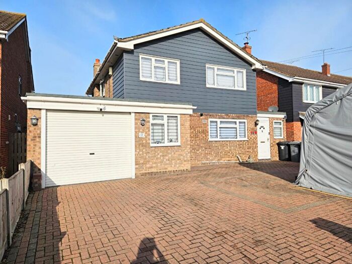 4 Bedroom Detached House For Sale In Hilltop Avenue, Hullbridge, Hockley, Essex, SS5