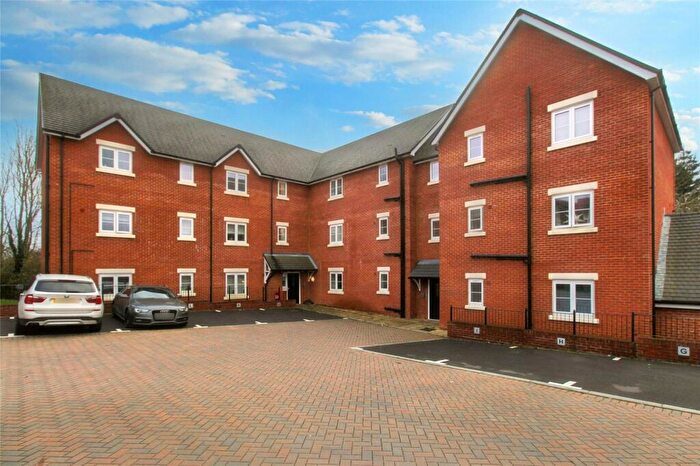 1 Bedroom Apartment To Rent In Clover Grove, Alton, Hampshire, GU34